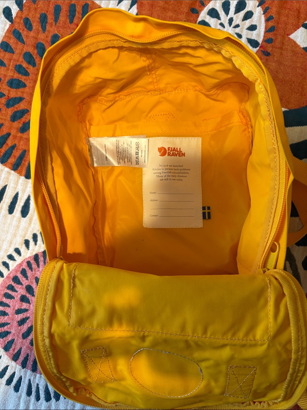 Fjällräven Kånken Small Backpack in Bright Yellow - Picture 5 of 5